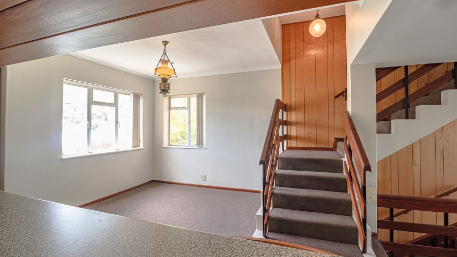 To Let 4 Bedroom Property for Rent in Gordons Bay Village Western Cape